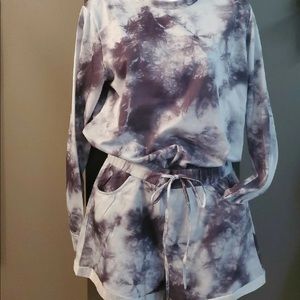 Two piece tye die set never worn!!